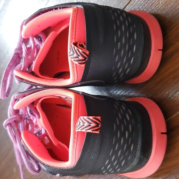 Nike Sneakers - Picture 2 of 8